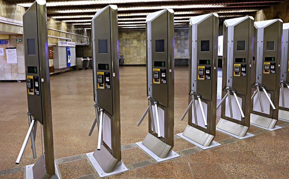 У метро Києва через збій не працює безконтактна оплата