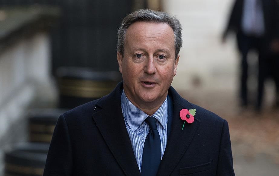 Екс-прем’єр Британії заявив, що лікувався від раку