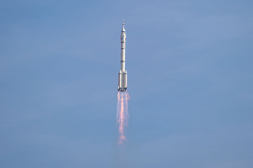 Китай запустив безпілотний корабель на космічну станцію