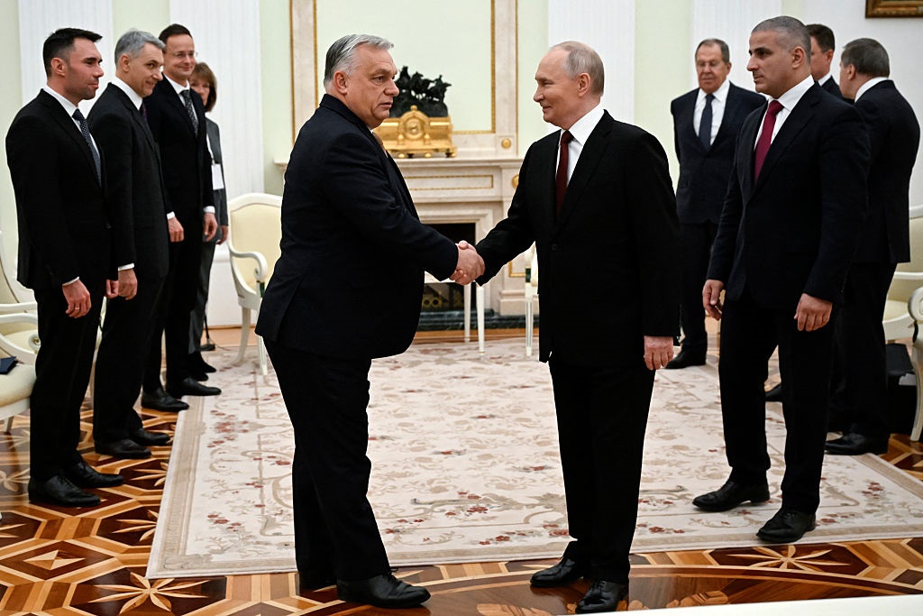 Орбан пропонує Путіну майданчик для переговорів