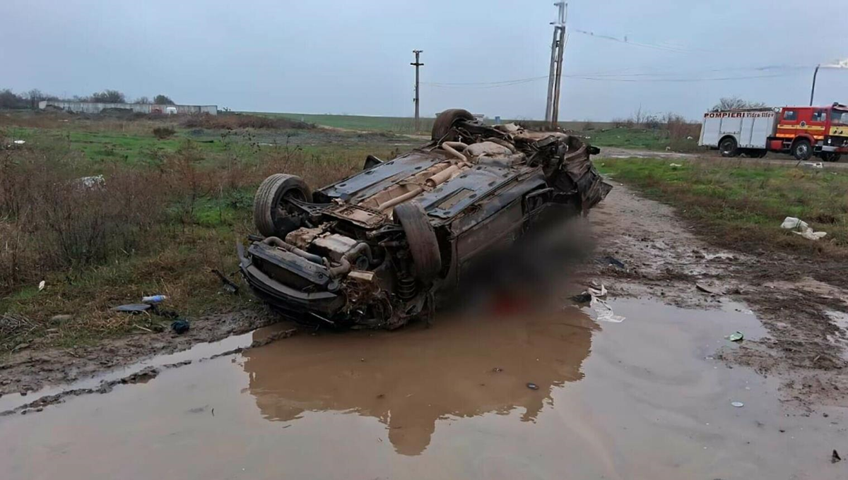 Новини світу - У Румунії потяг розчавив на переїзді автомобіль з людьми