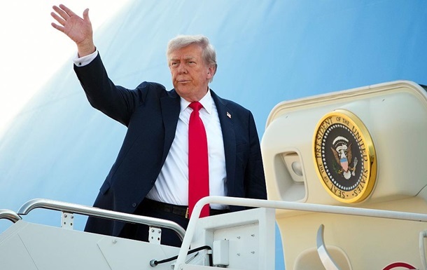 Переговори щодо України: Трамп вилетів у Флориду