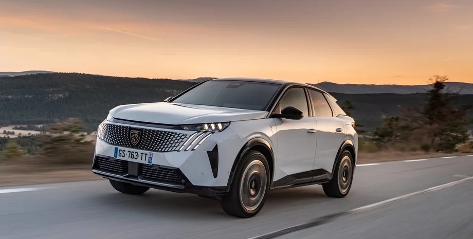 Авто новини - Peugeot відкликає майже 100 тисяч кросоверів 3008 і 5008
