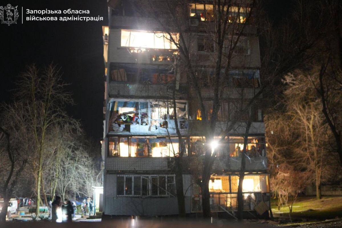 Пожежа і пошкодження: росіяни вдарили по Запоріжжю