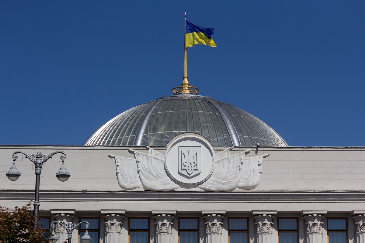 Російську виключили з переліку мов, які потребують особливого захисту