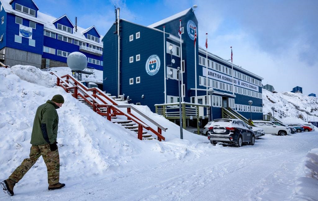 Новини світу - Данія і Швеція відправили військових в Гренландію на тлі погроз Трампа