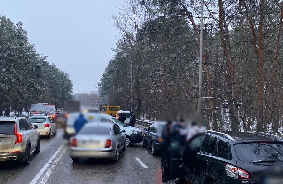 У Києві сталася масова ДТП за участю 13 авто