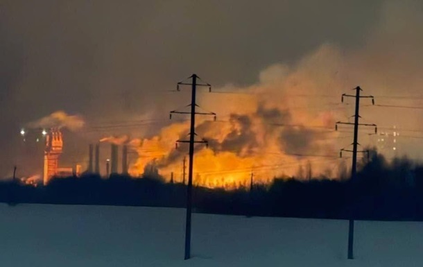 На хімзаводі в РФ через удари дронів стався витік аміаку – соцмережі
