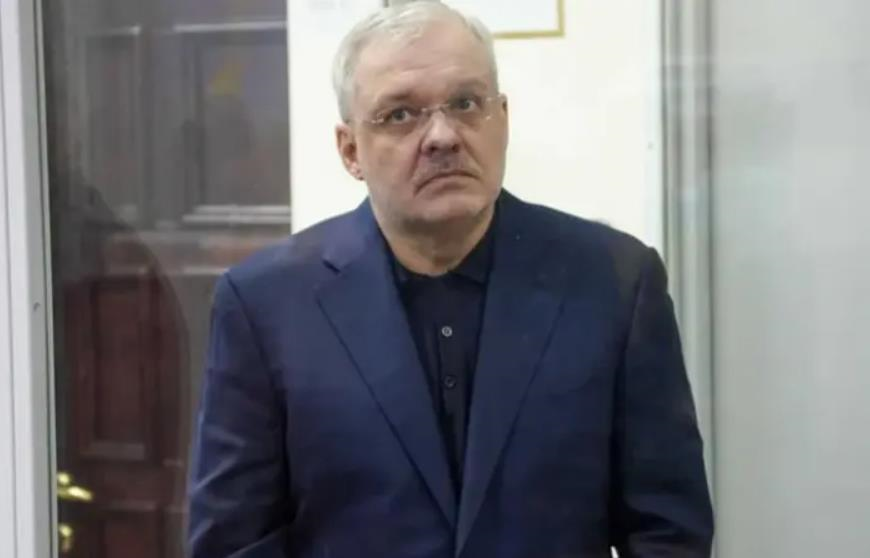 Понад $12 млн для родини та офшори: стали відомі корупційні схеми Галущенка