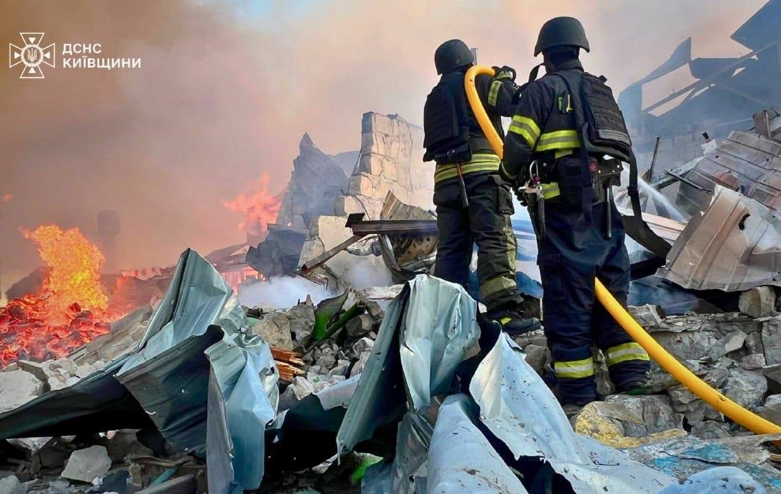 Атака РФ: На Київщині низка населених пунктів без газу, тепла і світла