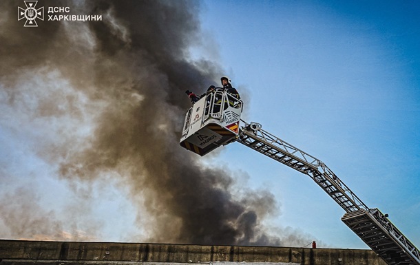 Дрон росіян влучив біля ресторану в Харкові: є постраждалі