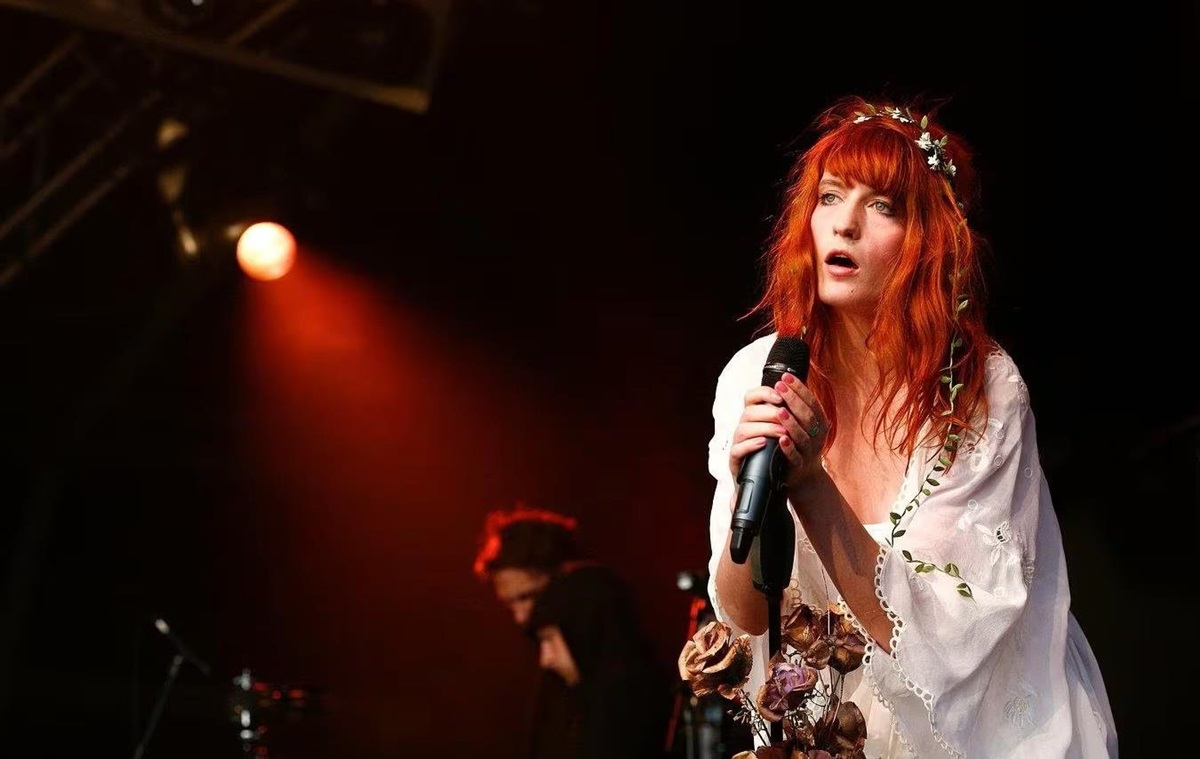 Флоренс Велч захистила український прапор на концерті у Празі