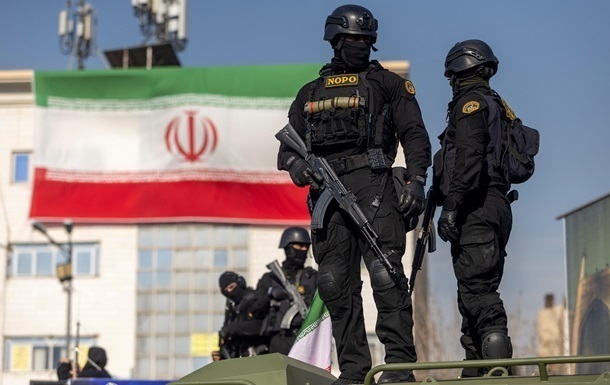 Іран заявив про підготовку “сюрпризів” для США