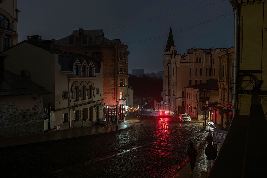 По всій Україні відновили відключення світла