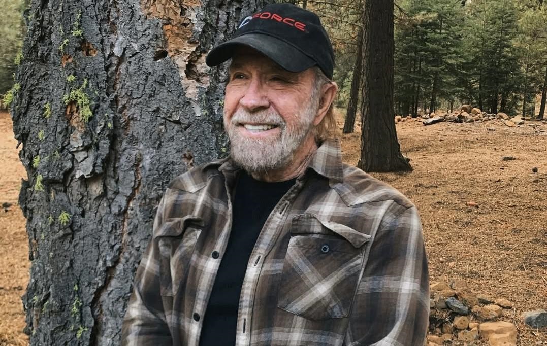 Помер легендарний актор Чак Норріс