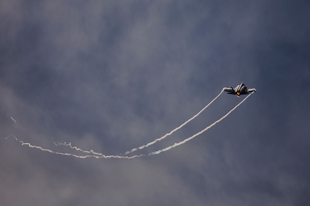 США й Канада підіймали винищувачі через військові літаки РФ коло Аляски