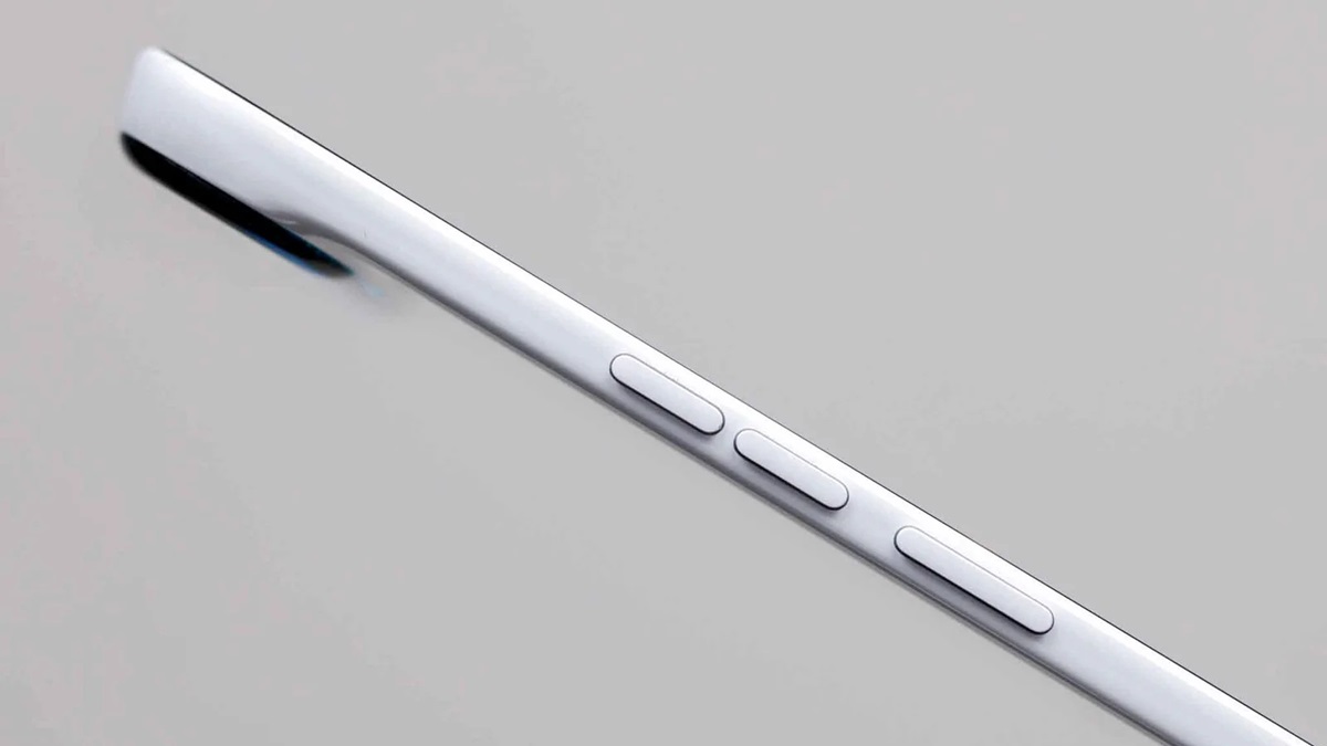 TECNO показала найтонший у світі смартфон Slim 2