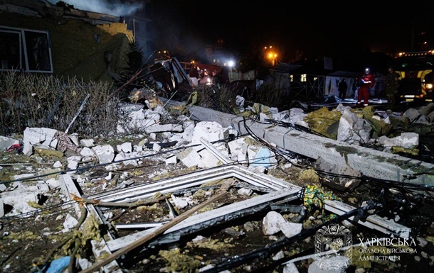 У Харкові уламки БПЛА пошкодили вікна і авто