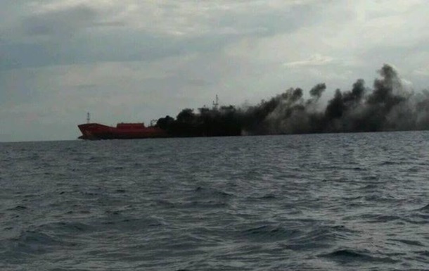 У Перській затоці танкер під прапором США потрапив під обстріл