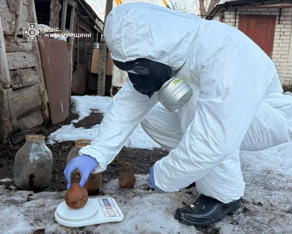 У Житомирі виявили 15 кг ртуті у приватному дворі