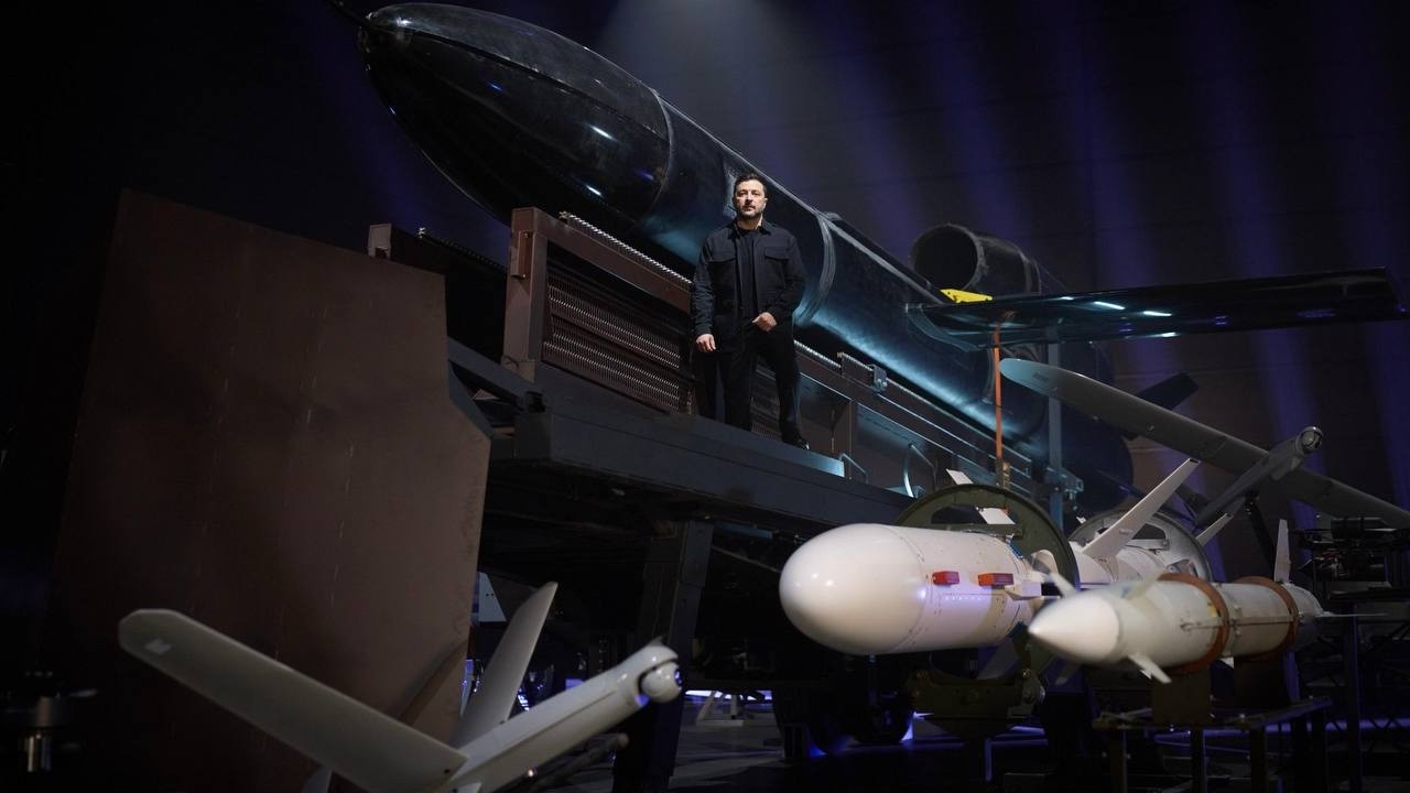 Володимир Зеленський привітав працівників оборонно-промислового комплексу з професійним днем