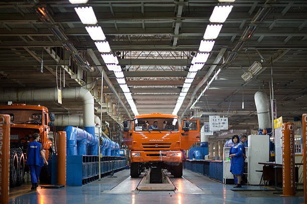 Два автогіганти РФ заглиблюються у кризу – розвідка