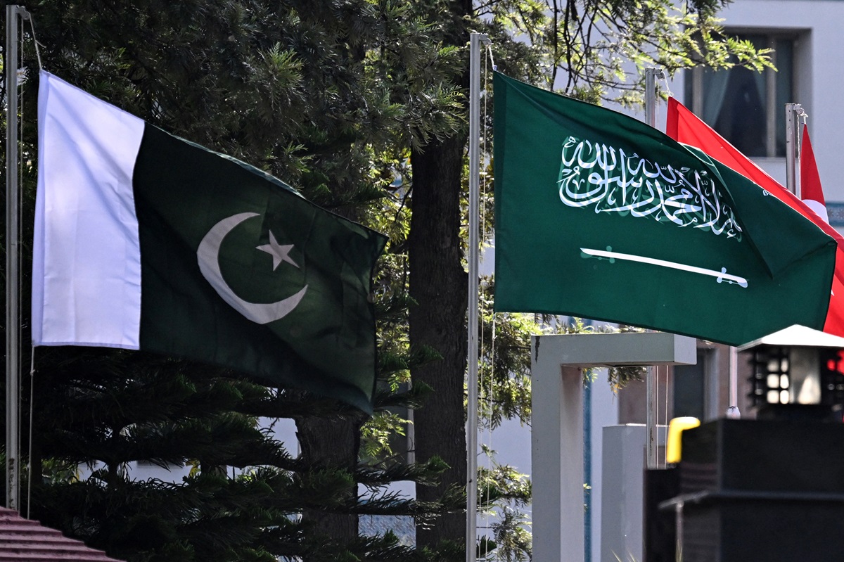 Головний перемовник. Пакистан мирить США і Іран