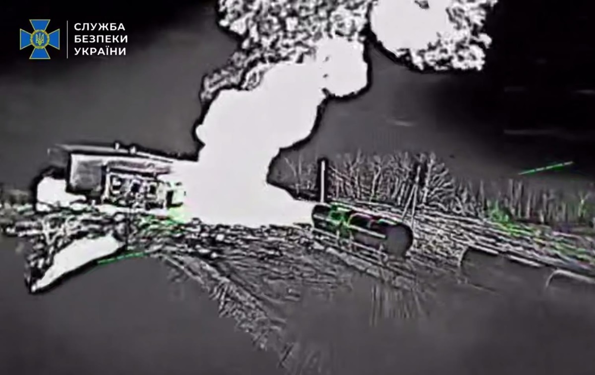 Під Луганськом знищено ешелони росіян з пальним