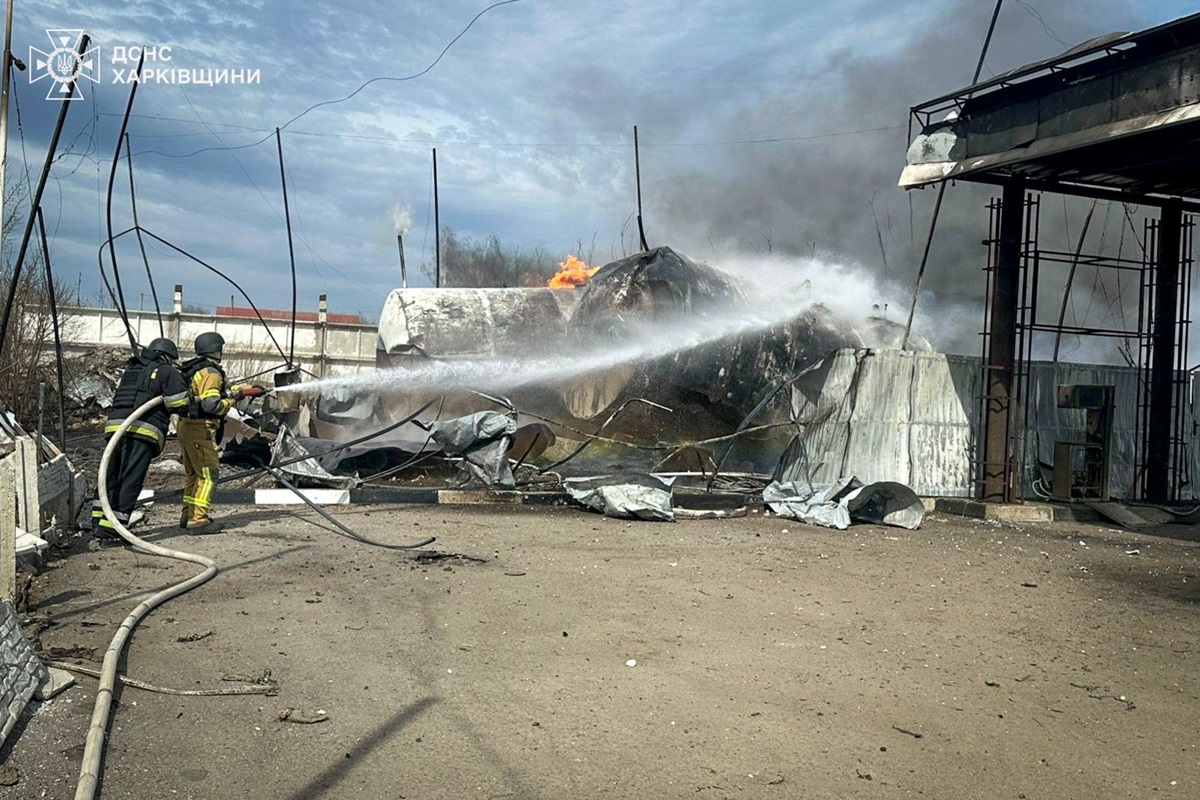 Російський дрон влучив у заправку на Харківщині