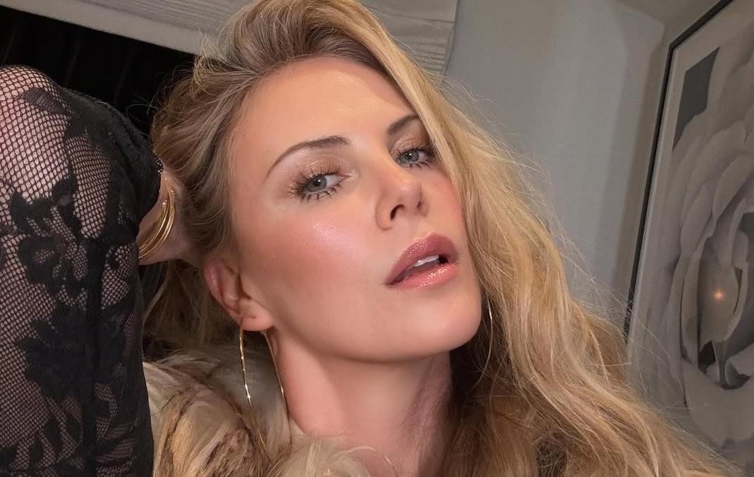 Шарліз Терон пригадала фатальну ніч, коли її мати застрелила батька