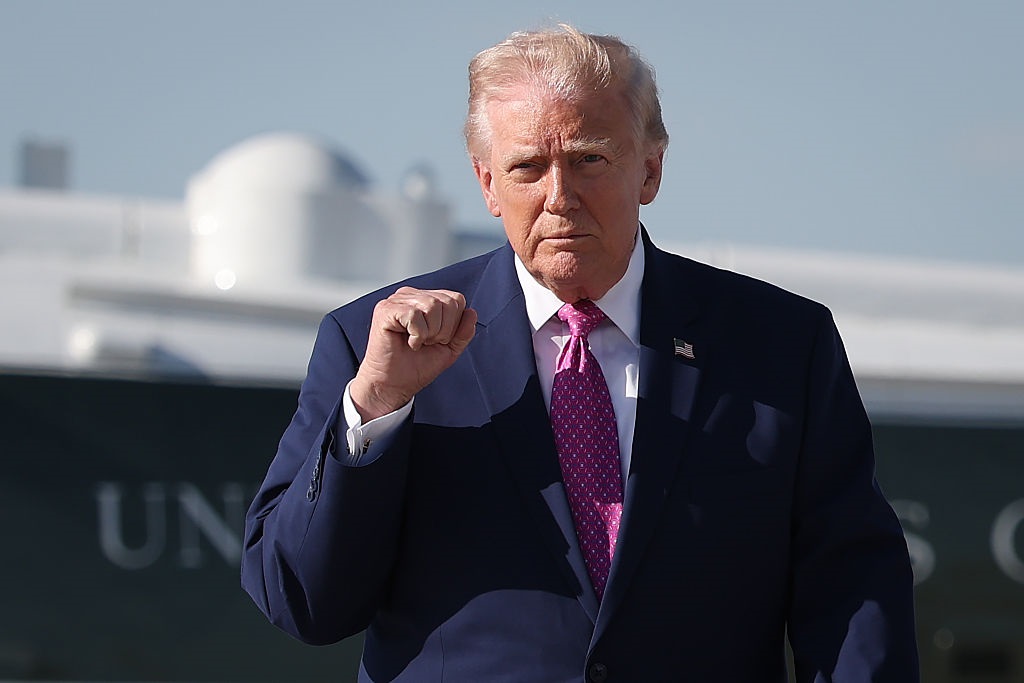 Трамп пригрозив заблокувати Ормузьку протоку