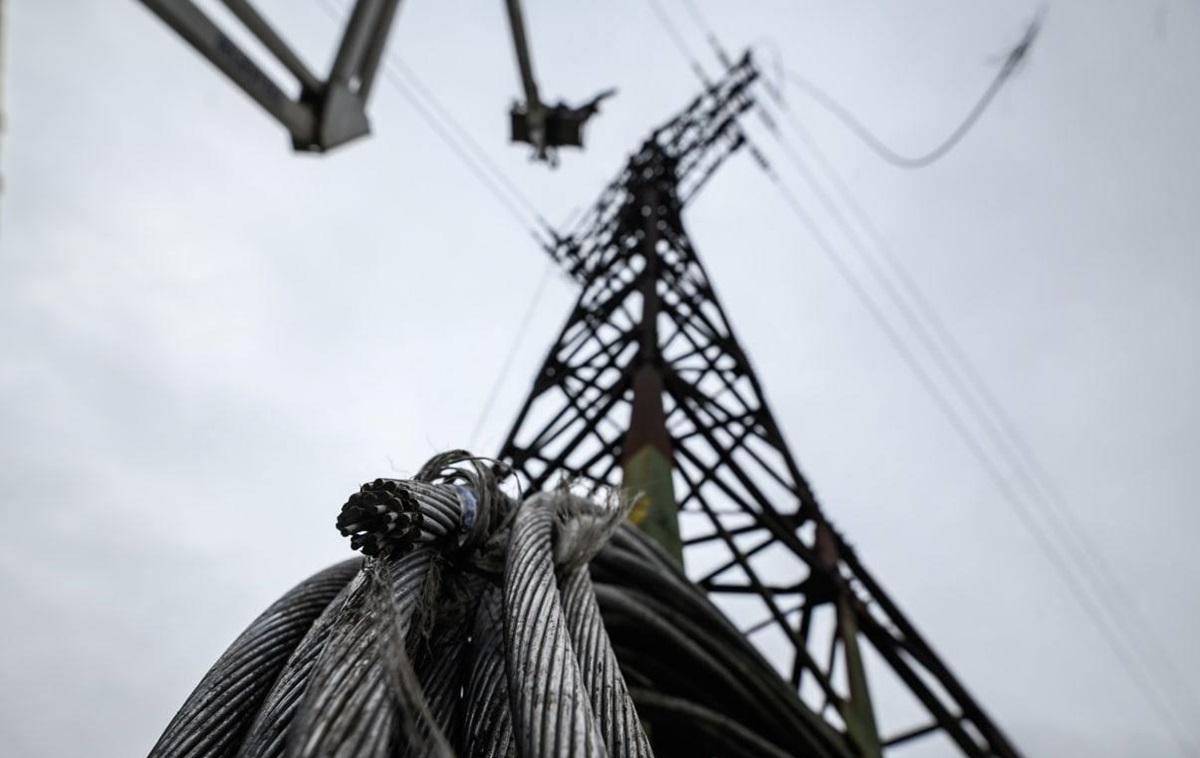 Відключення світла охопили 13 областей України