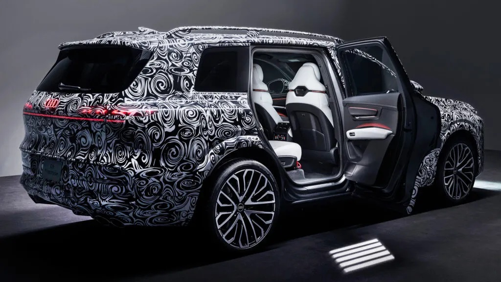 Audi розсекретила салон нового кросоверу Q9