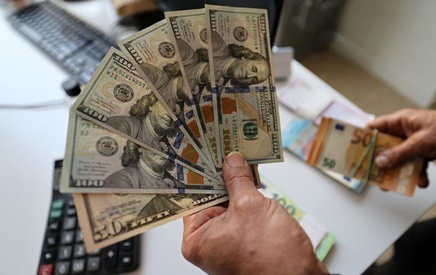 Долар і євро дорожчають в обмінних пунктах