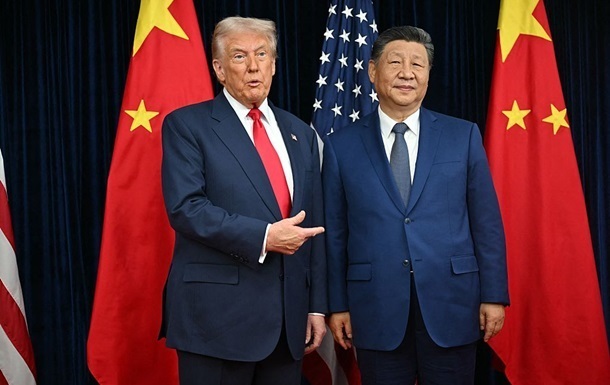 Трамп зустрівся із Сі Цзіньпіном у Китаї