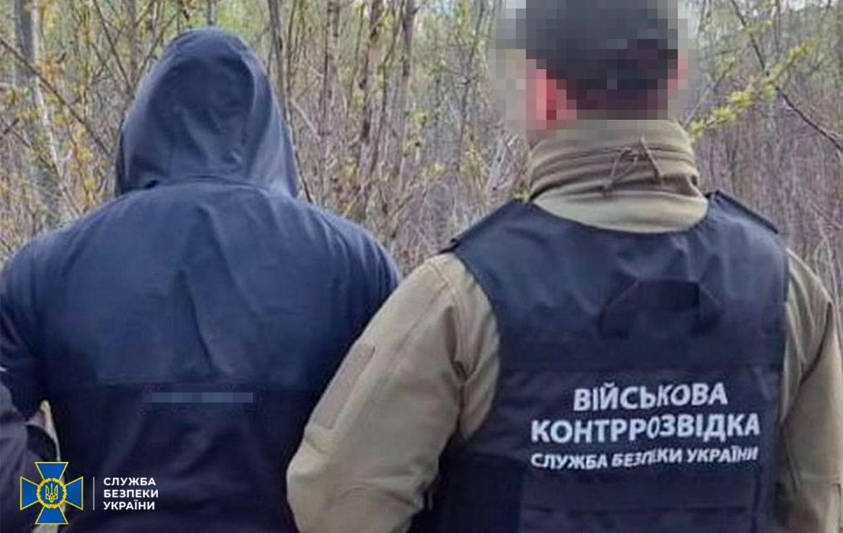 У Харкові безробітний спалив позашляховики ЗСУ